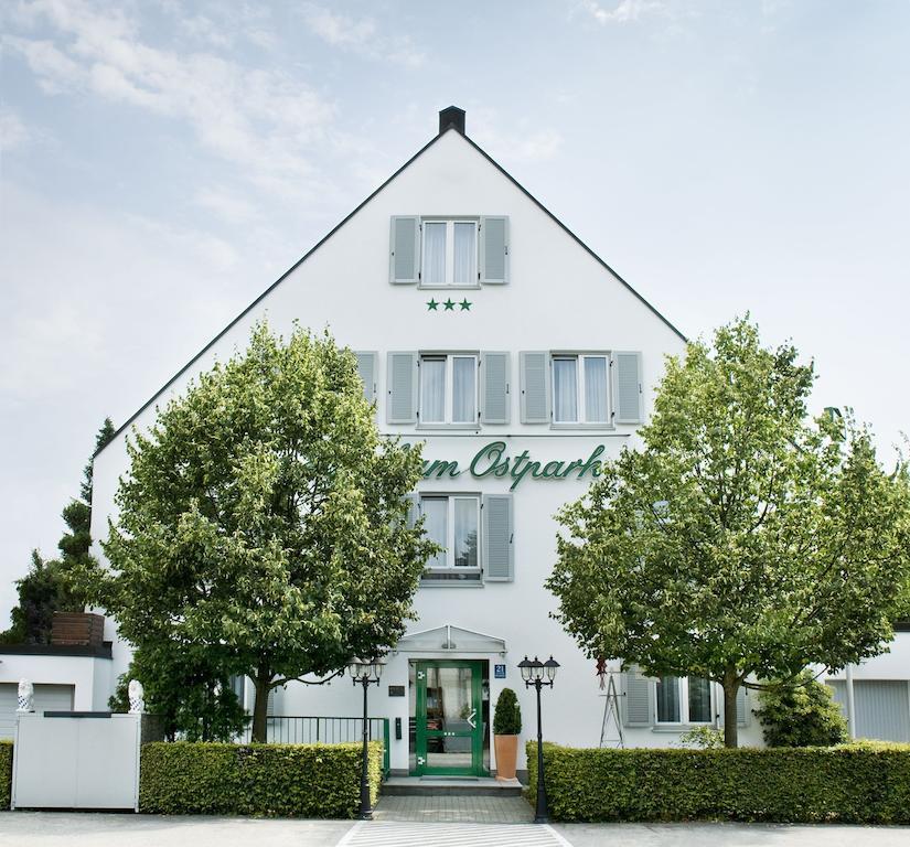 Hotel Am Ostpark Neubiberg Bagian luar foto