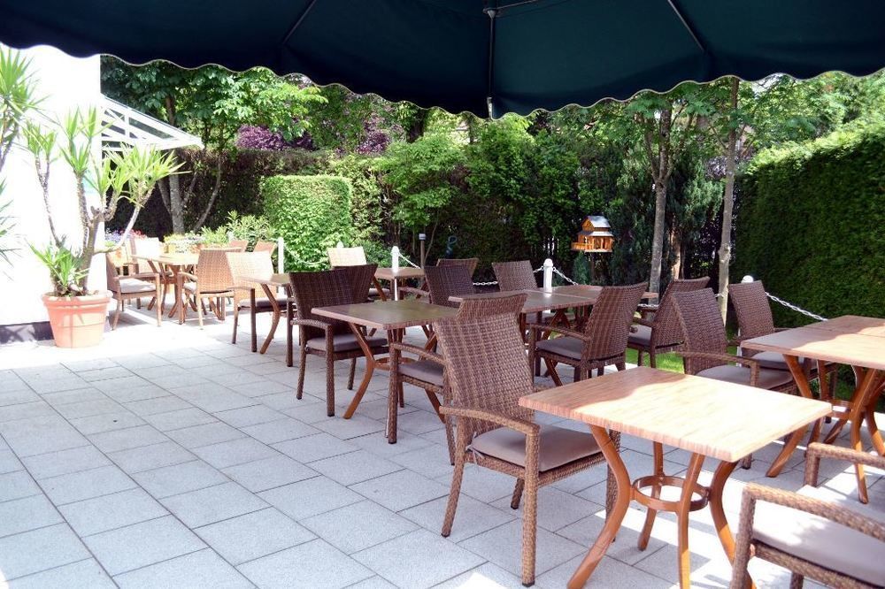 Hotel Am Ostpark Neubiberg Bagian luar foto