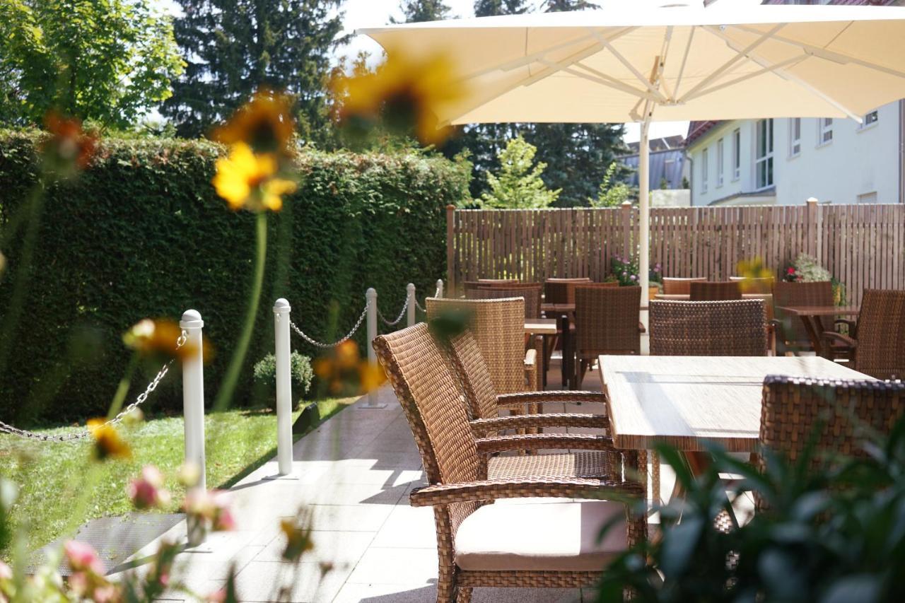 Hotel Am Ostpark Neubiberg Bagian luar foto
